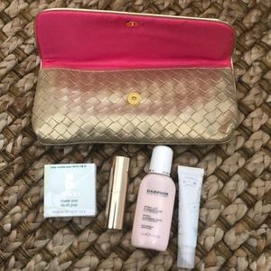 Make-up with a make-up bag